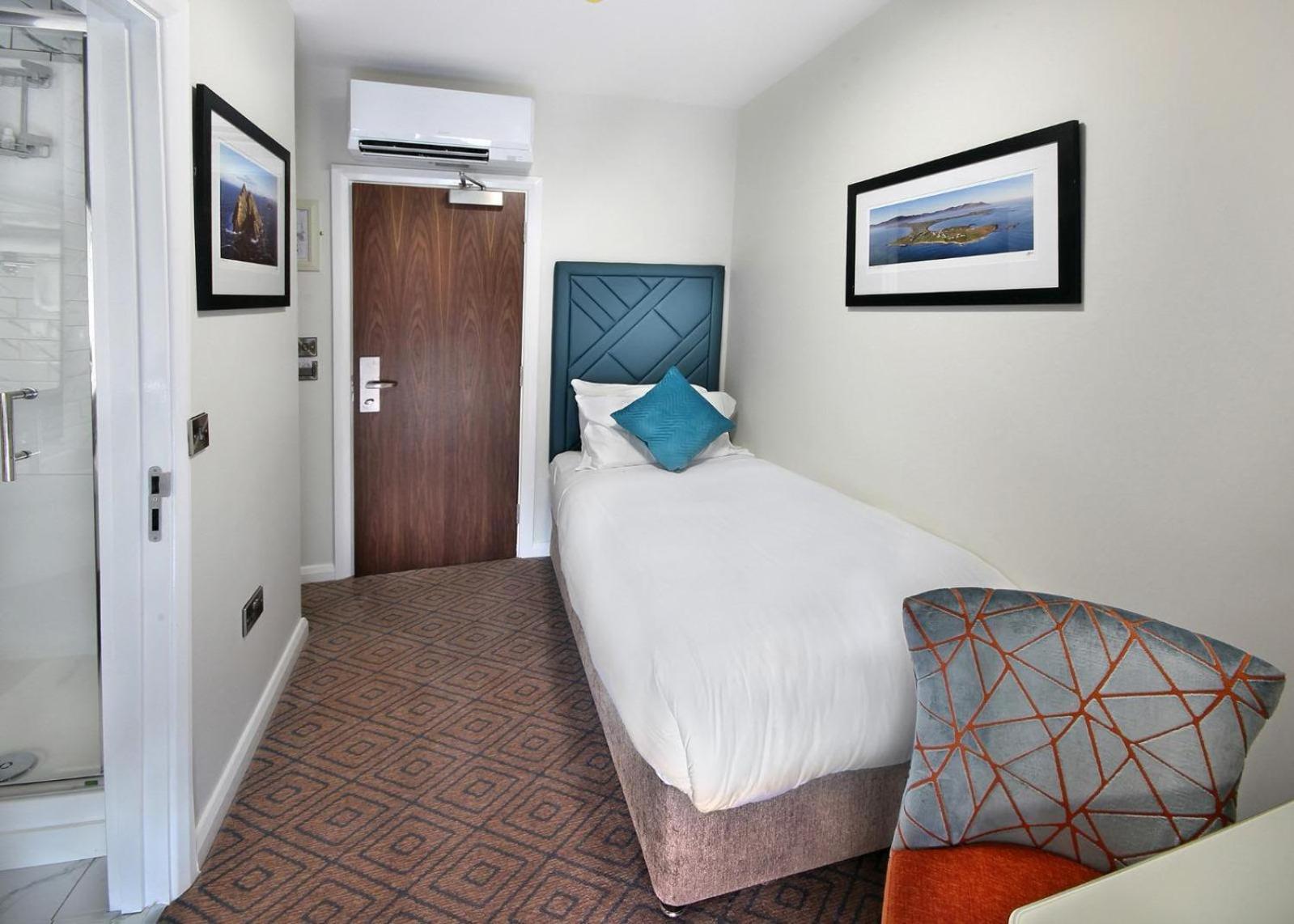 Hotel The Bailie, Main St Bailieborough, A82T6C6 Cavan Esterno foto