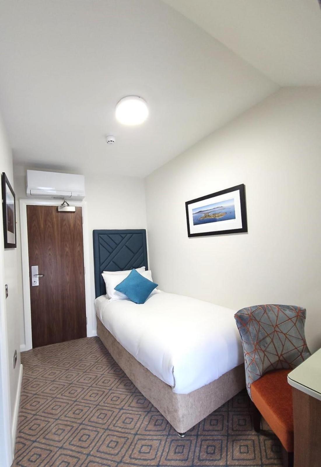 Hotel The Bailie, Main St Bailieborough, A82T6C6 Cavan Esterno foto